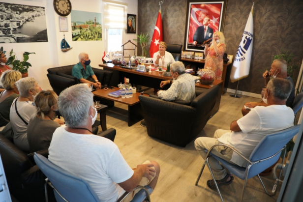 Belediye Başkan Yardımcısı Emel Çakaloğlu’nu ziyaret etti.